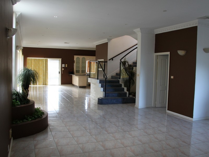 5 Hill St, Campsie NSW 2194