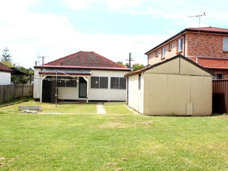 162 Noble Ave, Greenacre NSW 2190