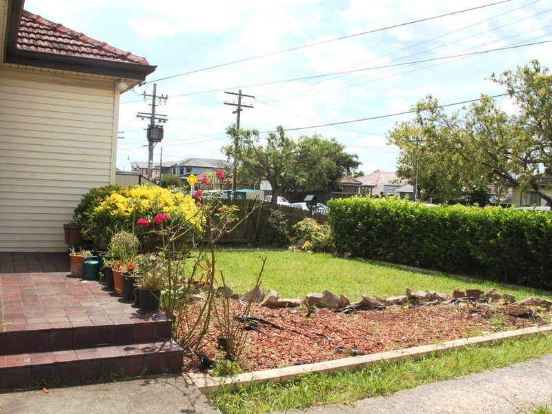 162 Noble Ave, Greenacre NSW 2190