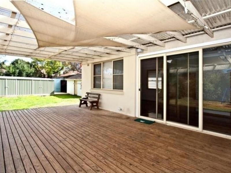 16  Nina, Revesby NSW 2212