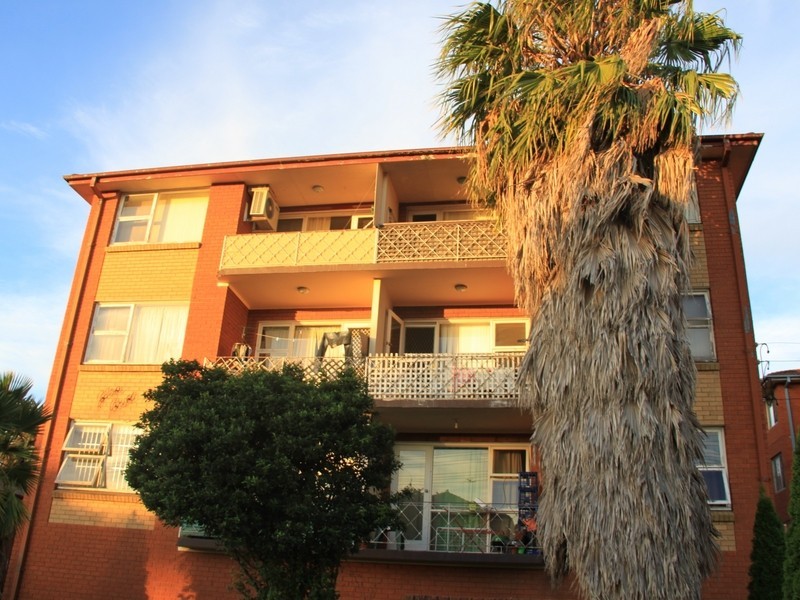 27 Wangee Rd, Lakemba NSW 2195