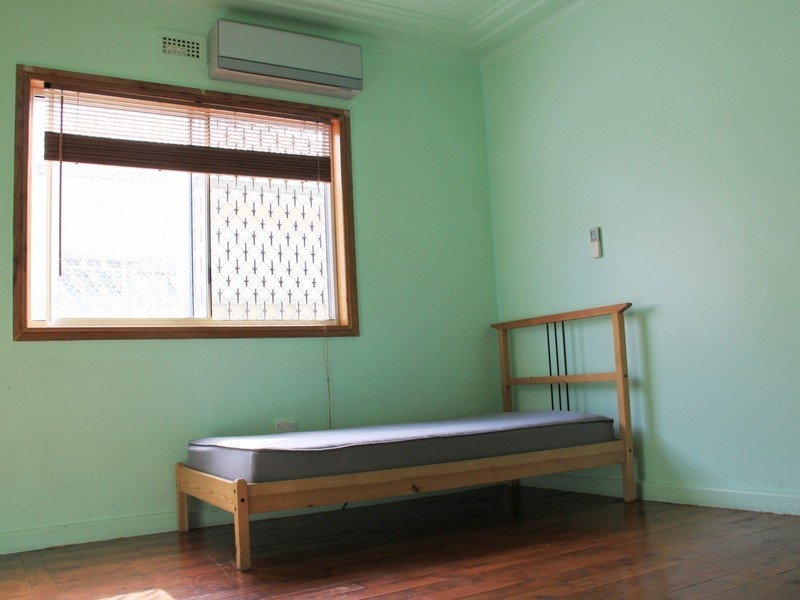 5 Mckenzie street, Campsie NSW 2194