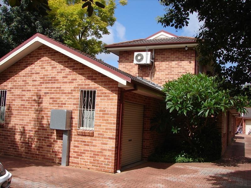 8 Lincoln St, Campsie NSW 2194