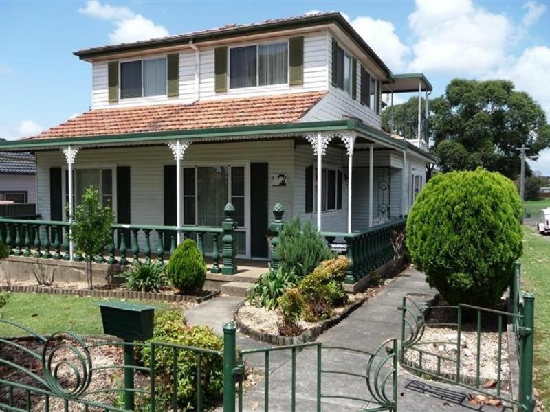 9 Karuah St, Greenacre NSW 2190