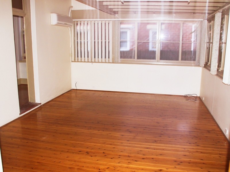 10 Fletcher st, Campsie NSW 2194