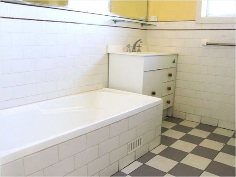 1/152A Hillcrest Ave, Greenacre NSW 2190