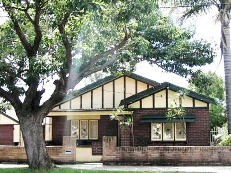 8 Renown Ave, Wiley Park NSW 2195