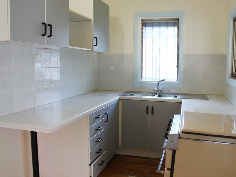 8 Renown Ave, Wiley Park NSW 2195