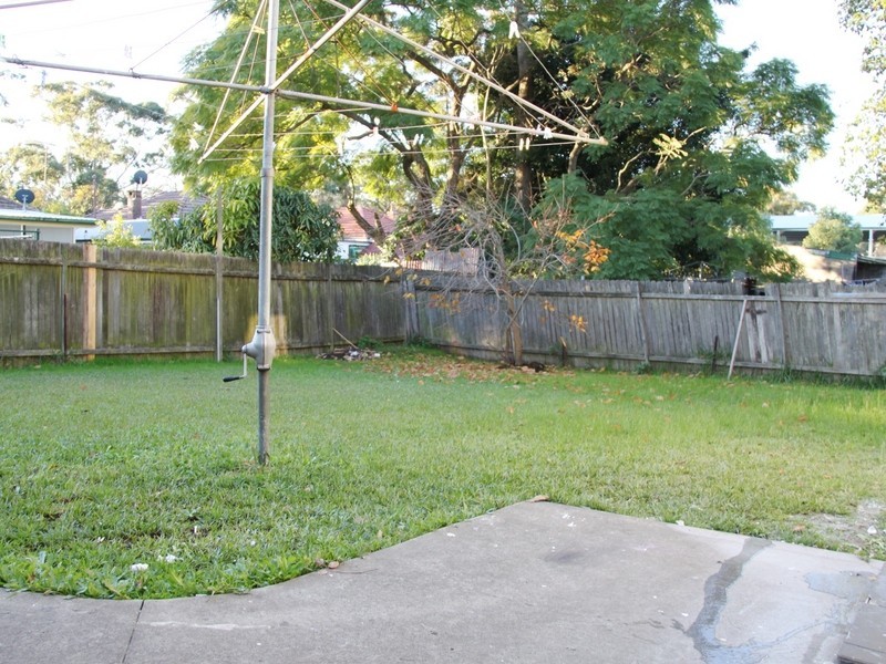 8 Renown Ave, Wiley Park NSW 2195