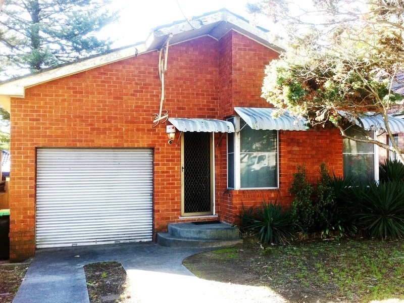 33 Flinders Rd, Earlwood NSW 2206