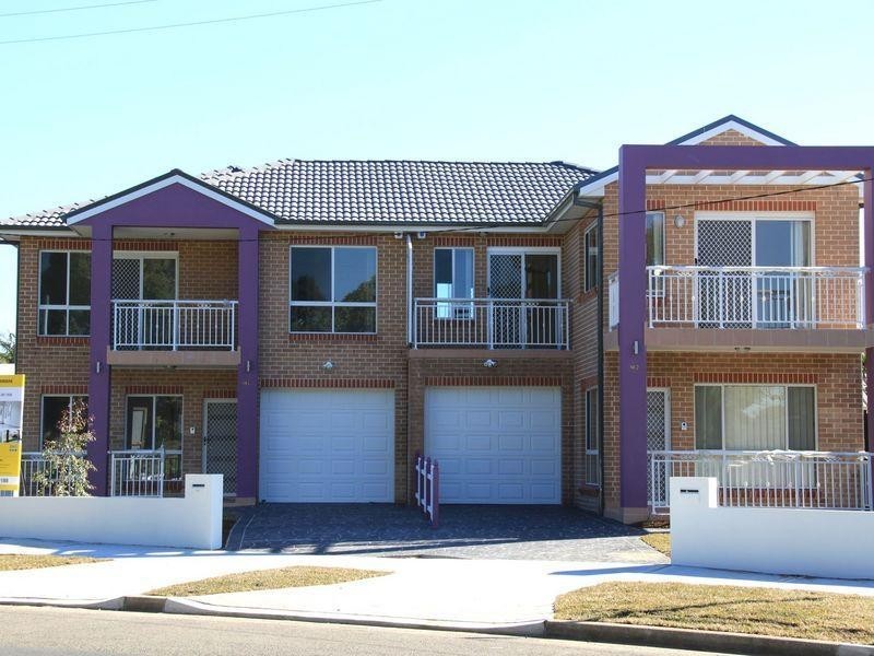 18e  Koala Rd, Greenacre NSW 2190