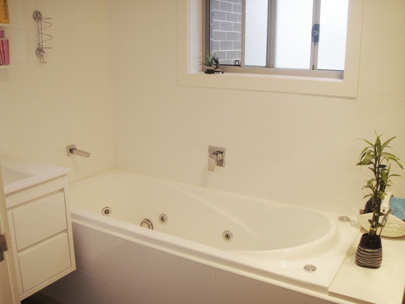 126 Horsley Rd, Panania NSW 2213