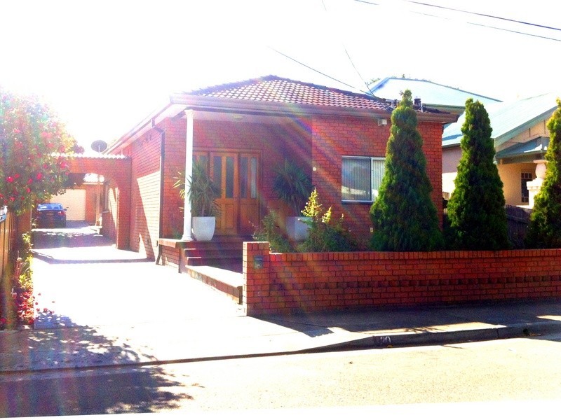 20 Glenore Rd, Canterbury NSW 2193