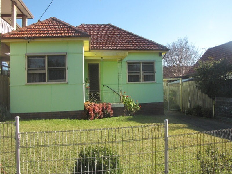 21 Reginald Ave, Belmore NSW 2192
