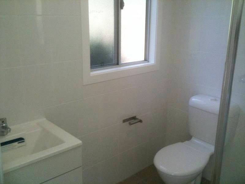 18 Viviennne Ave, Lakemba NSW 2195