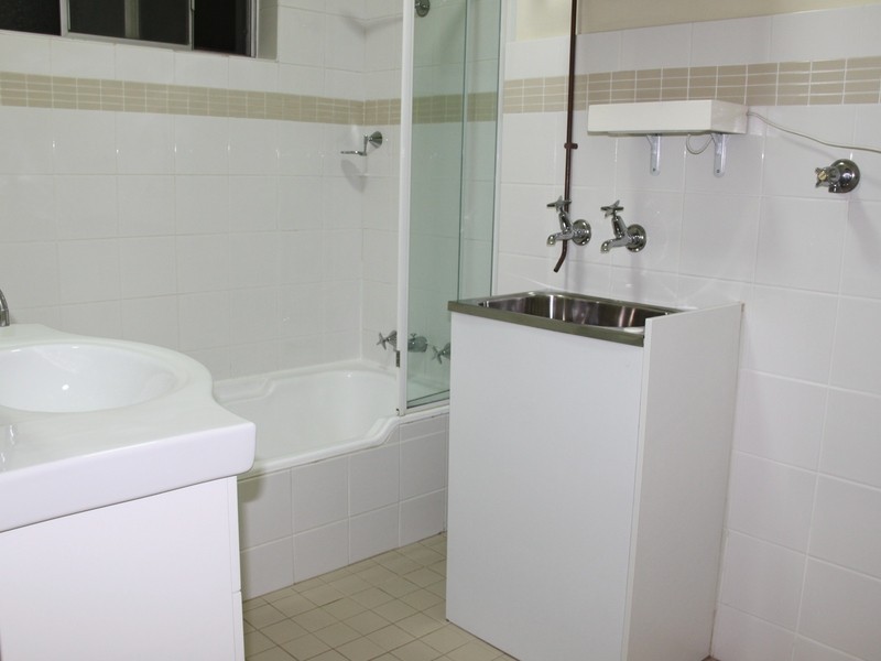 8/16 Northcote Street, Canterbury NSW 2193