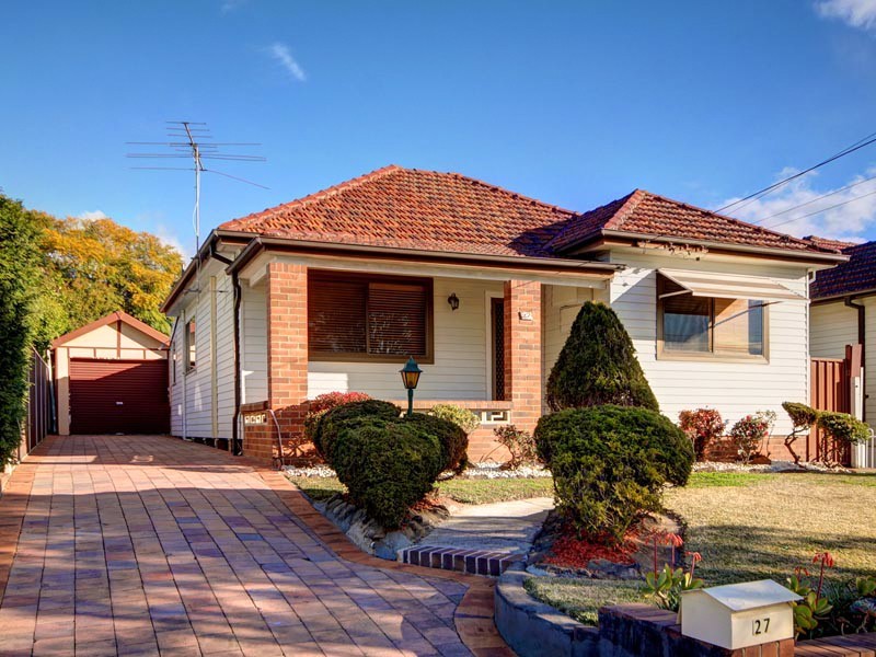27 Sherlock Ave, Panania NSW 2213
