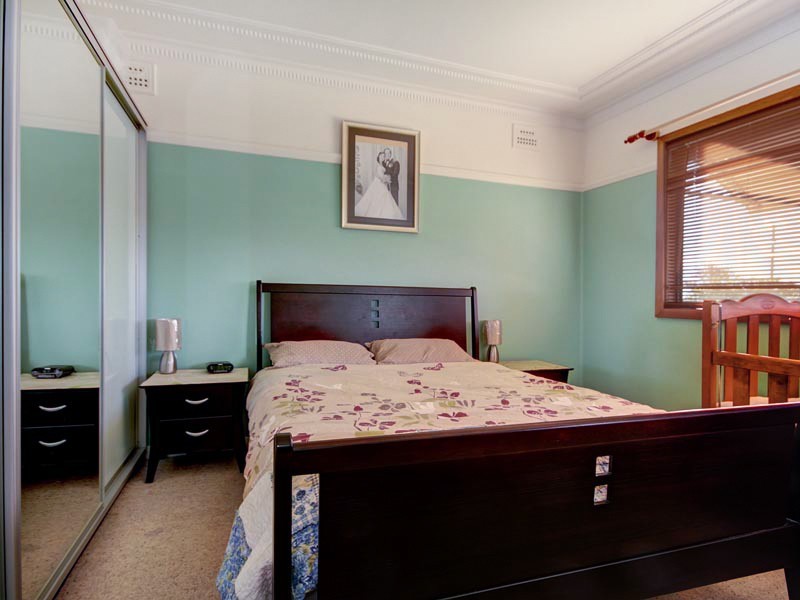 27 Sherlock Ave, Panania NSW 2213