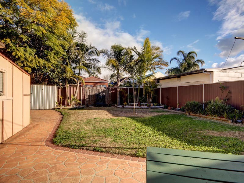 27 Sherlock Ave, Panania NSW 2213
