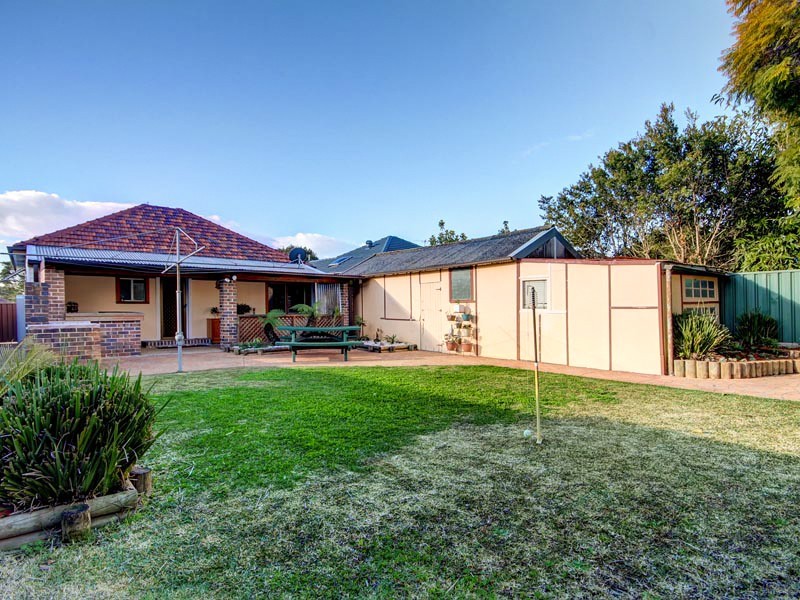 27 Sherlock Ave, Panania NSW 2213