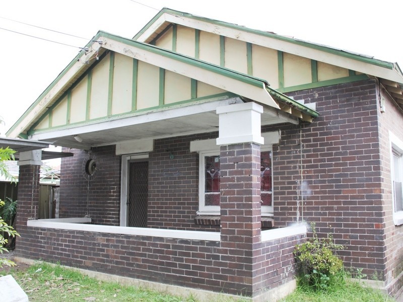 26 Sixth Ave, Campsie NSW 2194