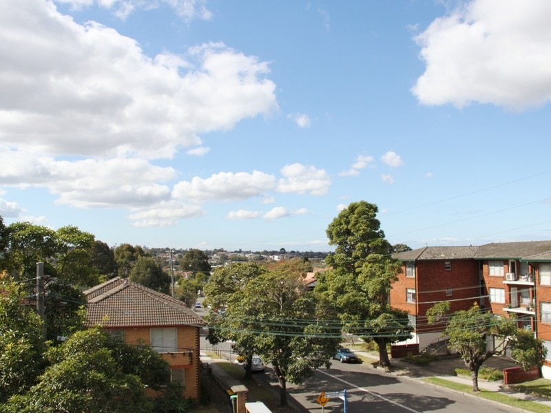 10/2 Hill Street, Campsie NSW 2194