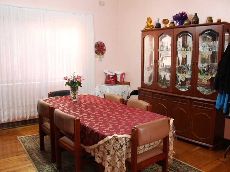 7 Service Ave, Ashfield NSW 2131