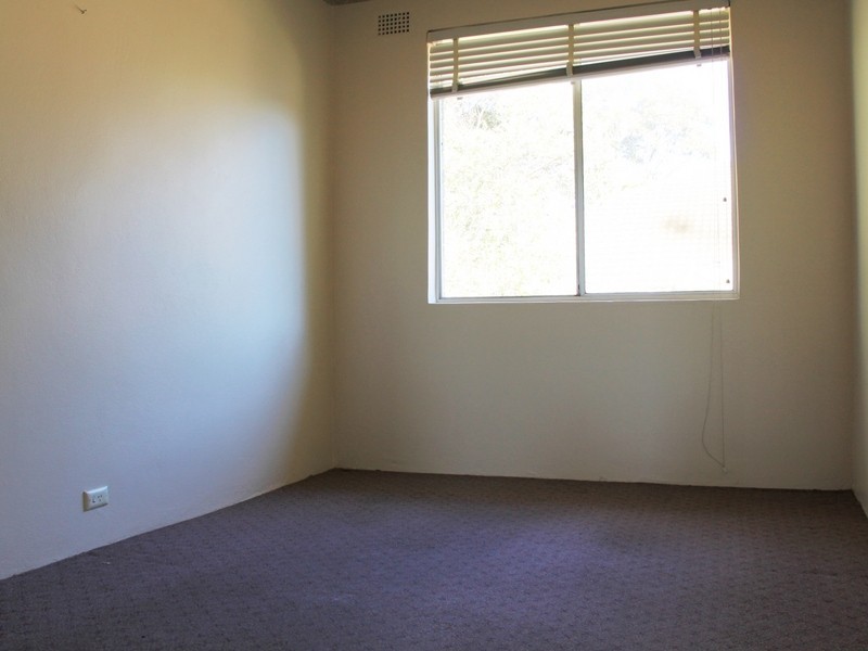 62 Fourth Ave, Campsie NSW 2194