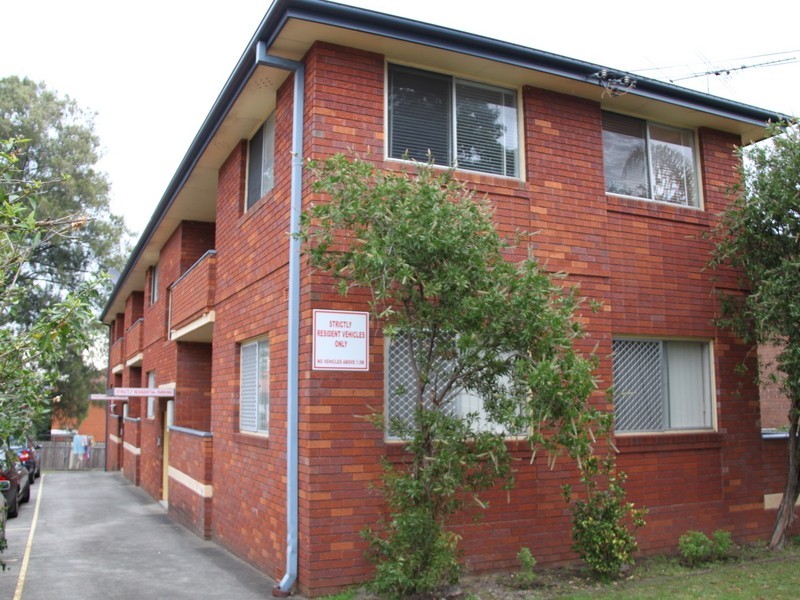 2/12  McCourt St, Wiley Park NSW 2195