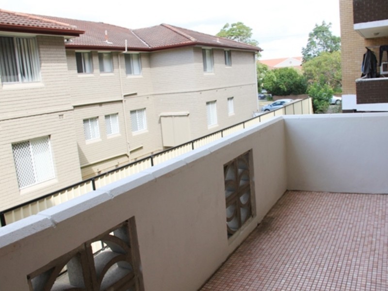 2/25 Fourth Ave, Campsie NSW 2194