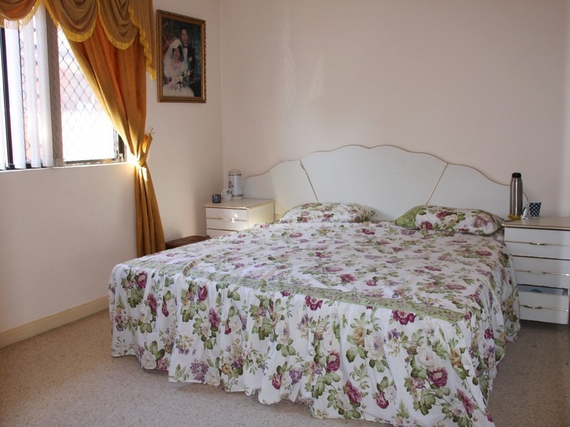 32 North Pde, Campsie NSW 2194