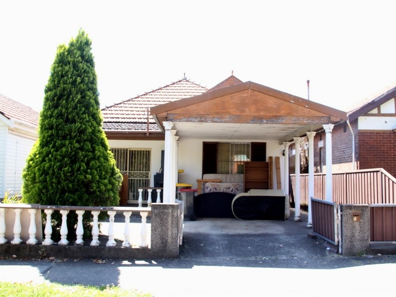 13 Fourth Ave, Campsie NSW 2194