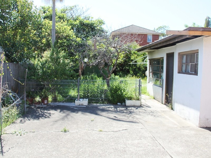 13 Fourth Ave, Campsie NSW 2194