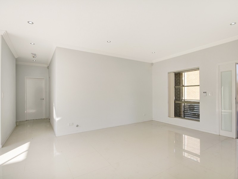 4/16 Gordon St, Campsie NSW 2194