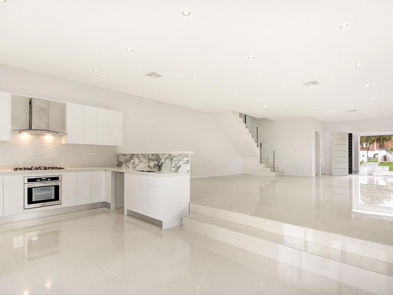 34 Kennedy Ave, Belmore NSW 2192