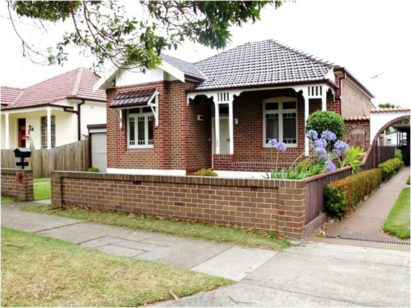 20 Fourth Ave, Campsie NSW 2194