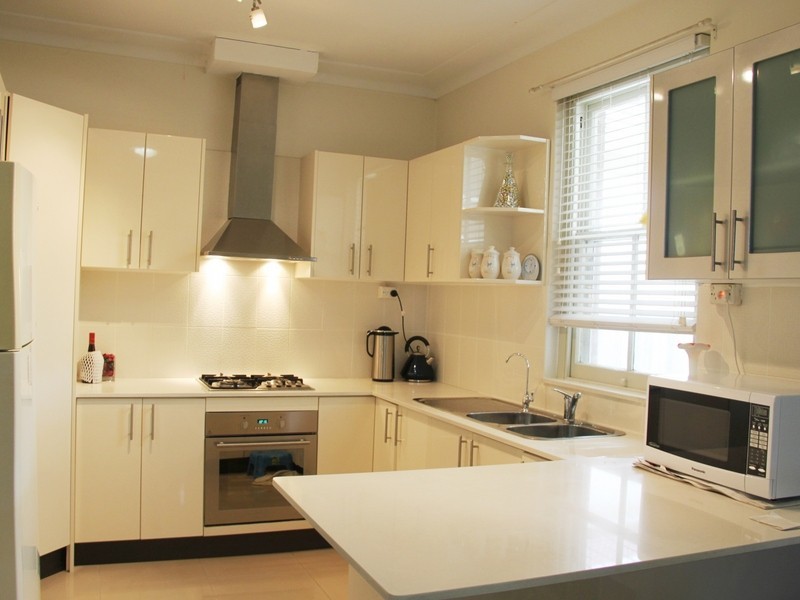 20 Fourth Ave, Campsie NSW 2194