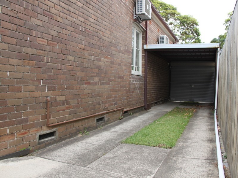 20 Fourth Ave, Campsie NSW 2194