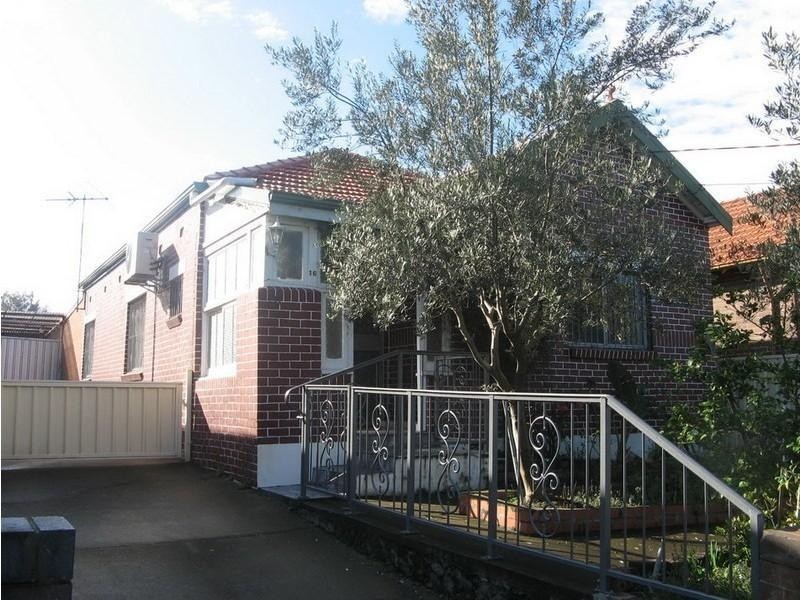 16 Viking St, Campsie NSW 2194