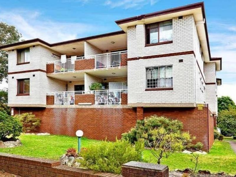 5 London St, Campsie NSW 2194