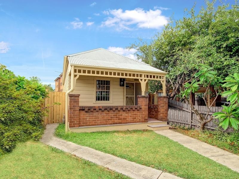 44 Ninth Ave, Campsie NSW 2194