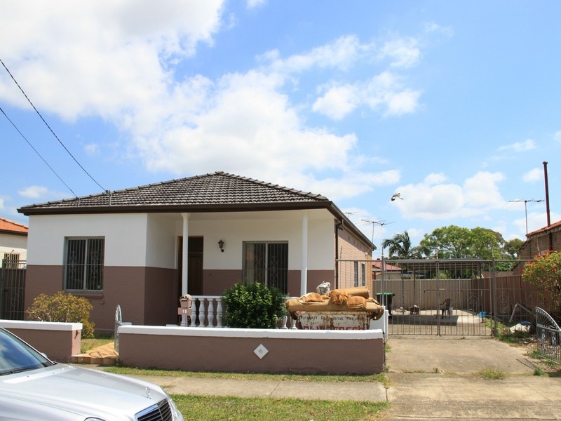 19 TENNYSON ST, Campsie NSW 2194