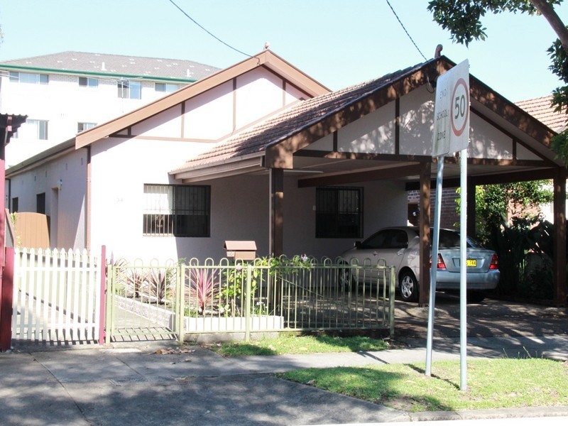 34 Second Ave, Campsie NSW 2194