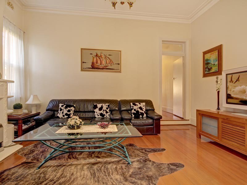 7 John Street, Tempe NSW 2044