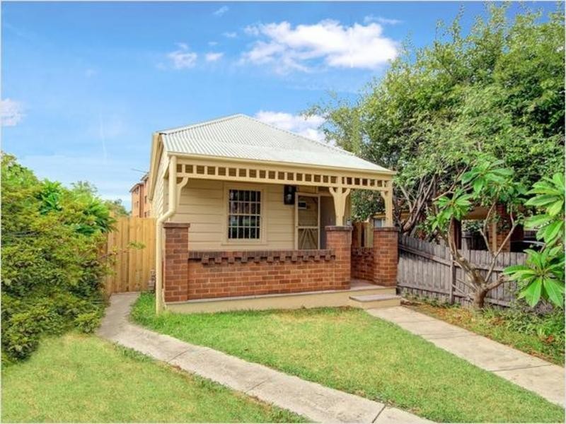 44 Ninth Ave, Campsie NSW 2194