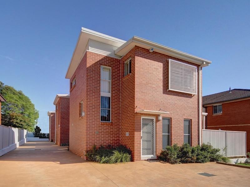 2/9 McKern St, Campsie NSW 2194