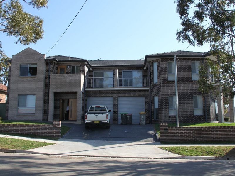 1 Enoggera Rd, Beverly Hills NSW 2209