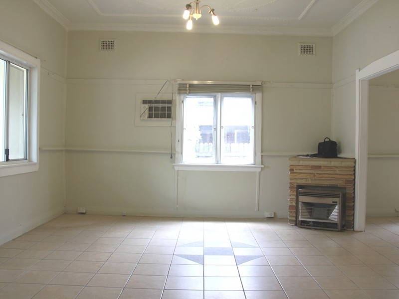 133 Brighton Ave, Campsie NSW 2194