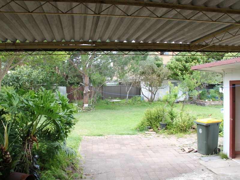 133 Brighton Ave, Campsie NSW 2194