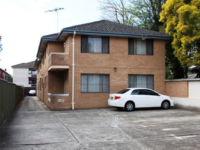 8/25 Sixth Ave, Campsie NSW 2194